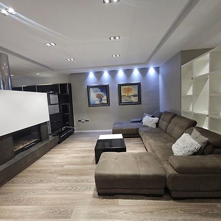 Aura Skanderbeg Square Apartments 티라나 외부 사진