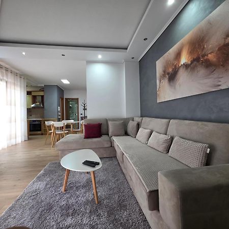 Aura Skanderbeg Square Apartments 티라나 외부 사진