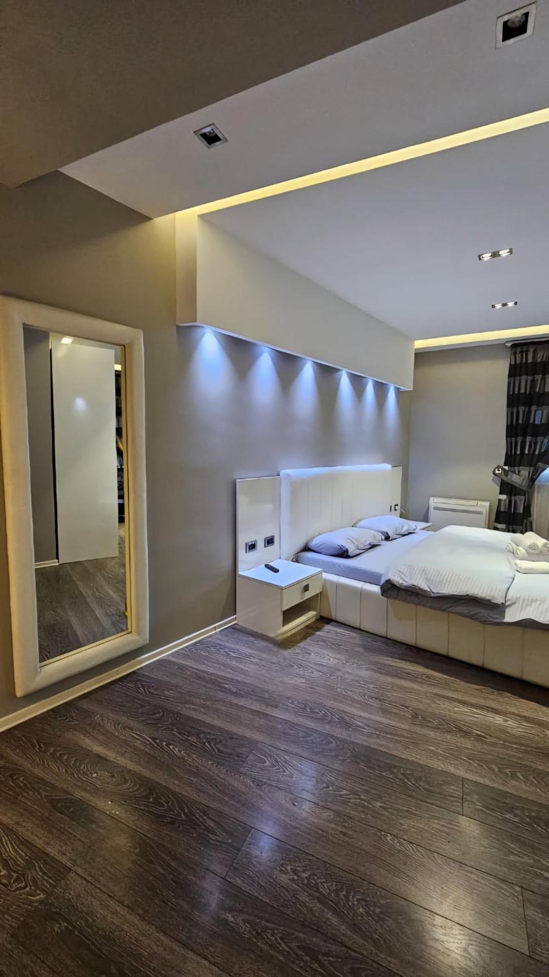 Aura Skanderbeg Square Apartments 티라나 외부 사진